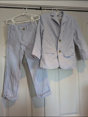 Janie And Jack Boys Blue & White Cotton Suit